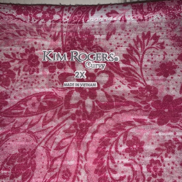 Fun patterned tee - Picture 2 of 3